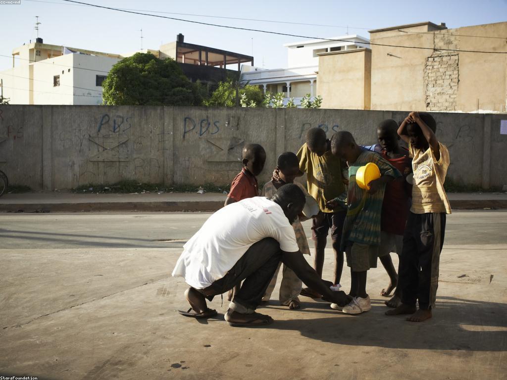 អត្ថប្រយោជន៍នៃជំនួយសង្គមក្នុងការកែលម្អជីវភាព